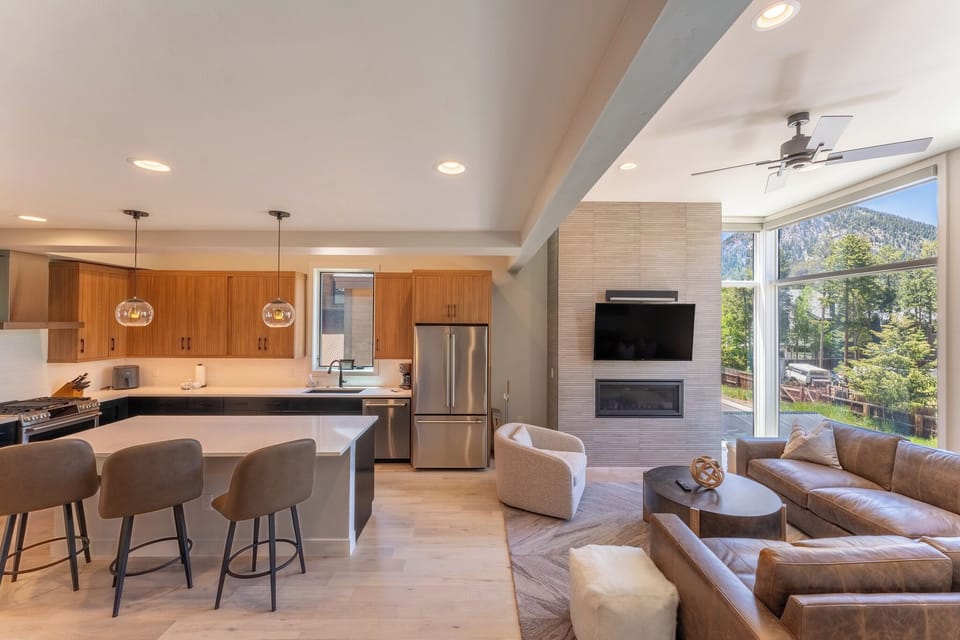 Studio (3 Bedrooms) | Front of property