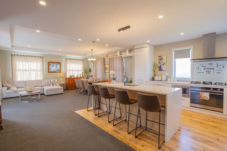 Open plan kitchen/dining/living.开放式厨房/餐厅/客厅