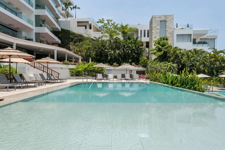 Sayan Tropical Upper Swimming Pool