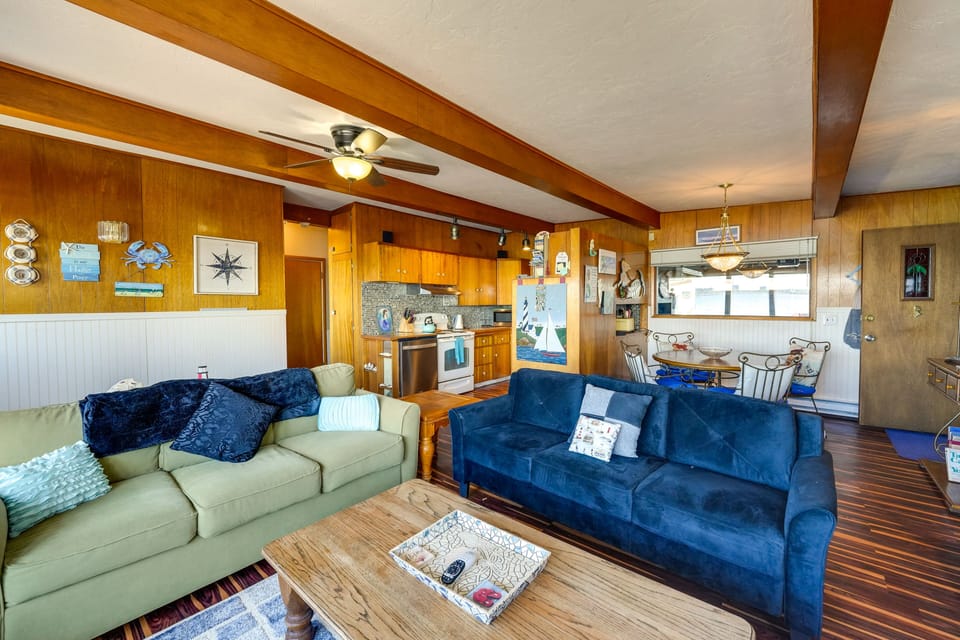 Living Room | Queen Sleeper Sofa