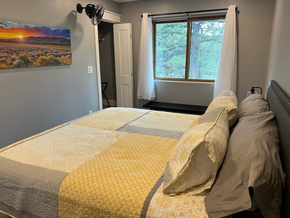 Upstairs king-sized bedroom