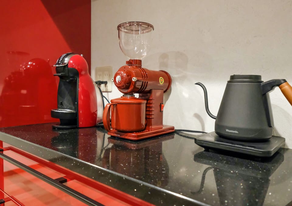 Cottage | Private kitchen | Full-size fridge, microwave, oven, stovetop