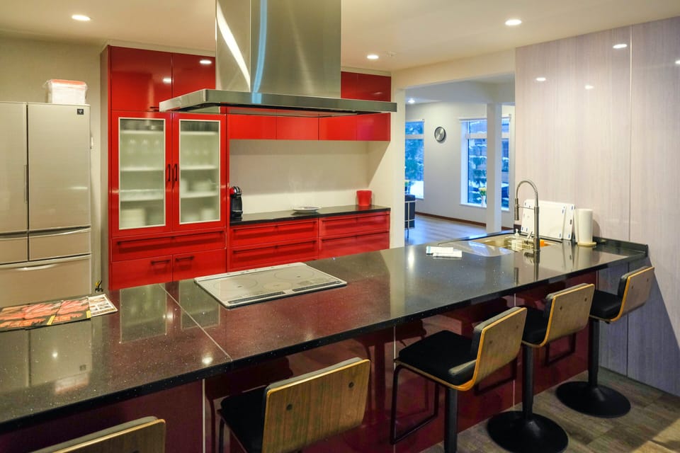Cottage | Private kitchen | Full-size fridge, microwave, oven, stovetop