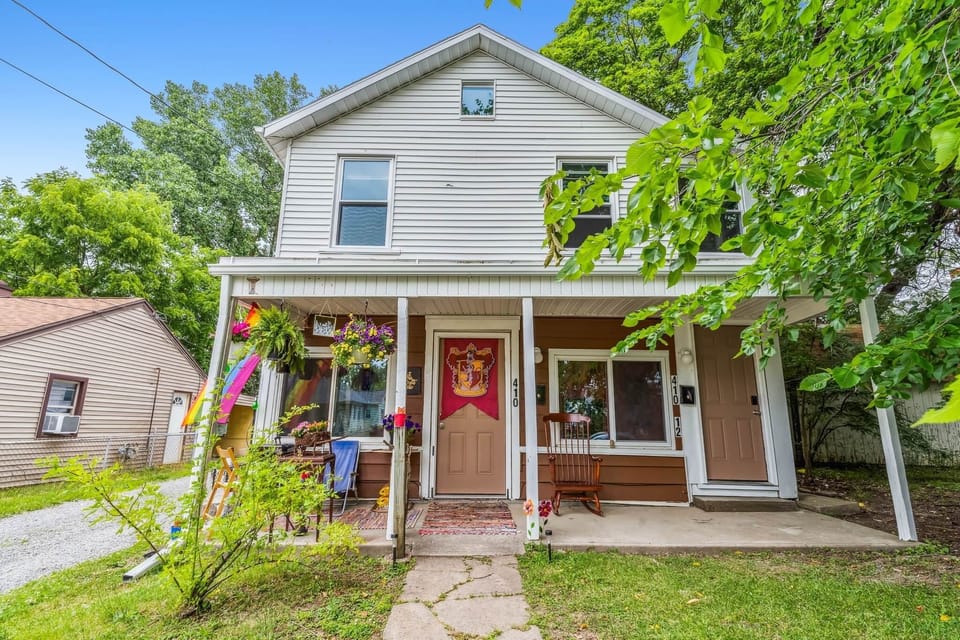 Furnished housing near Lima for workers