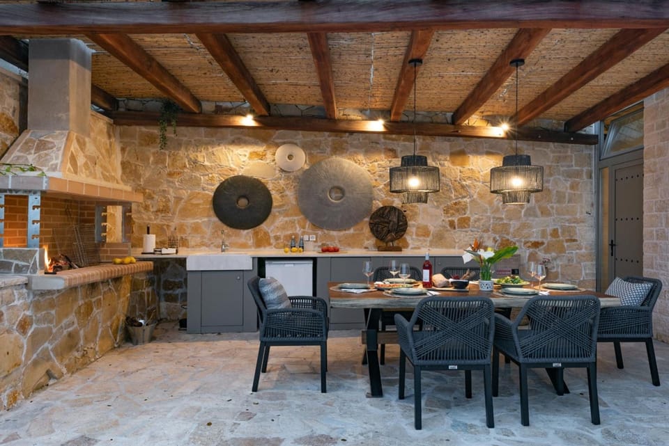 House, Smoking | 3 bedrooms, soundproofing