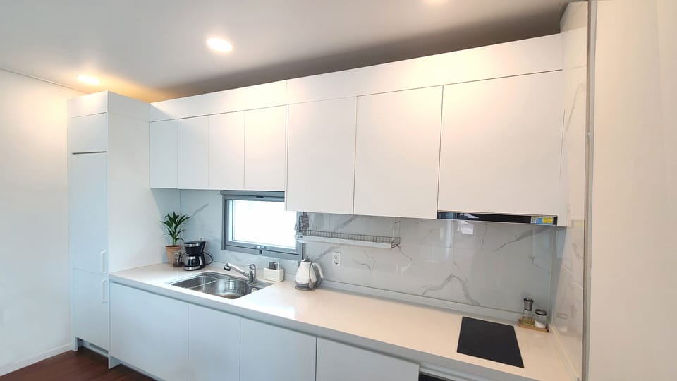 BAY591 | Private kitchen | Coffee/tea maker, electric kettle