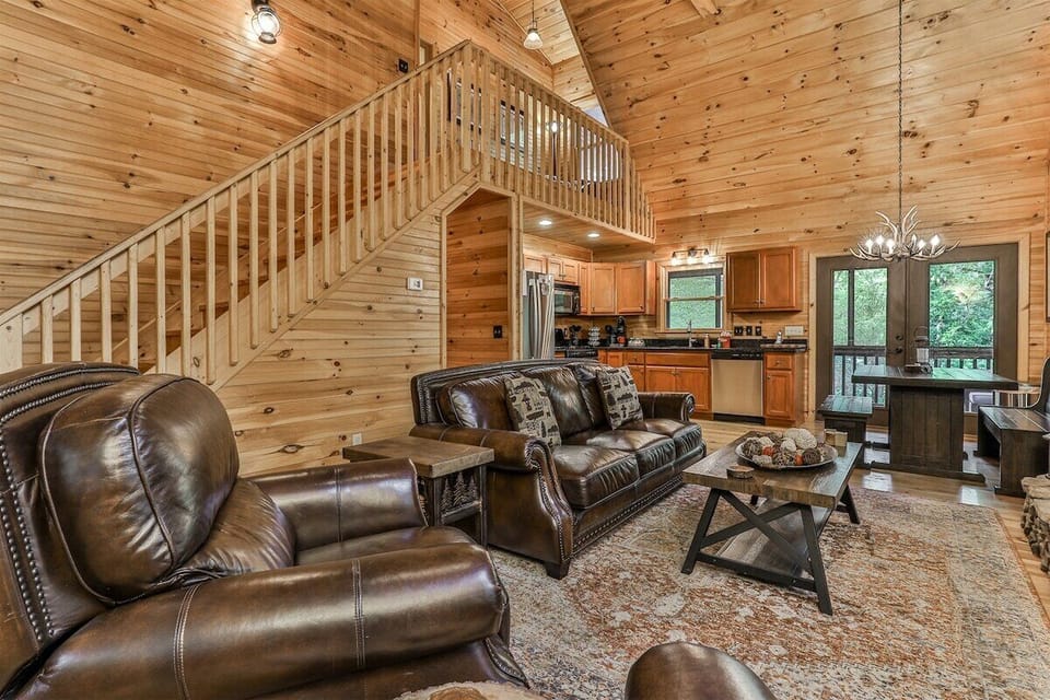 Open Floor Plan- Perfect For Your Family