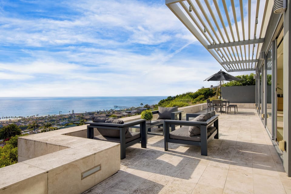 Upscale outdoor areas with comfortable seating and breathtaking vistas.