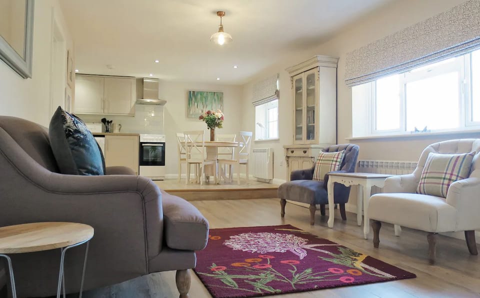 Open plan living, dining and kitchen