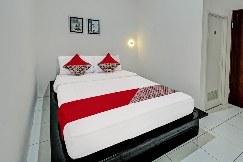 Standard Double Room | Free WiFi, bed sheets
