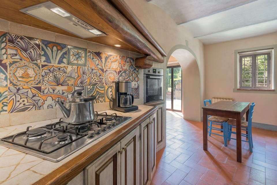 Amenities, Autumn, Kitchen, Room Detail, Spring, Summer