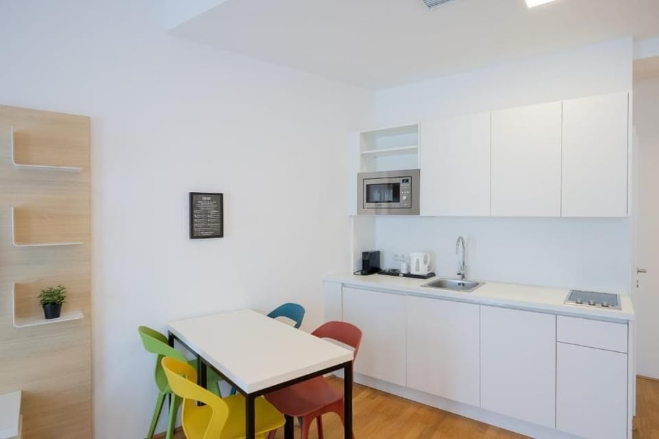 Deluxe Studio | Private kitchen