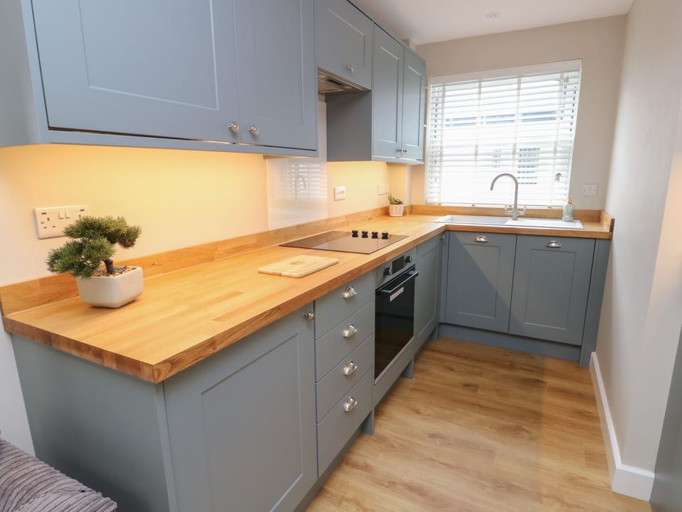 Fridge, dishwasher, electric kettle, toaster