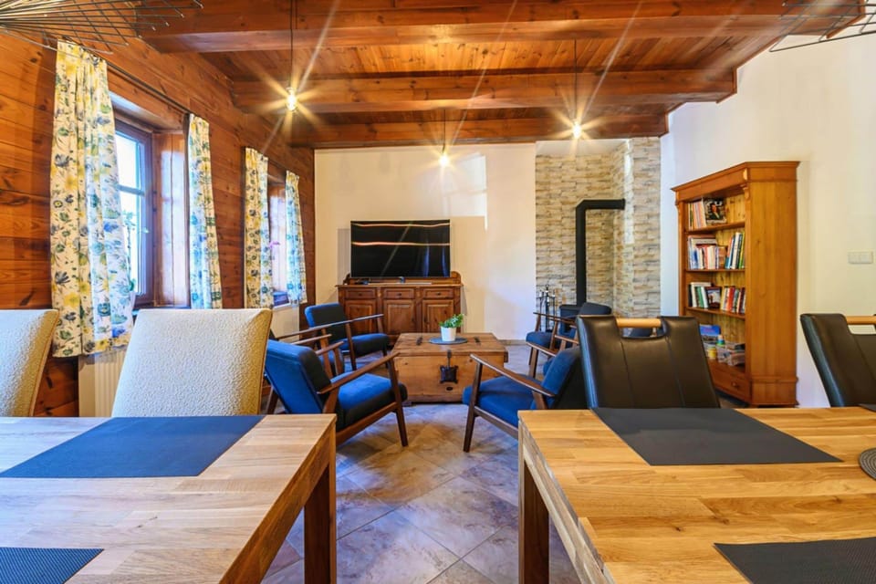 House | 9 bedrooms
