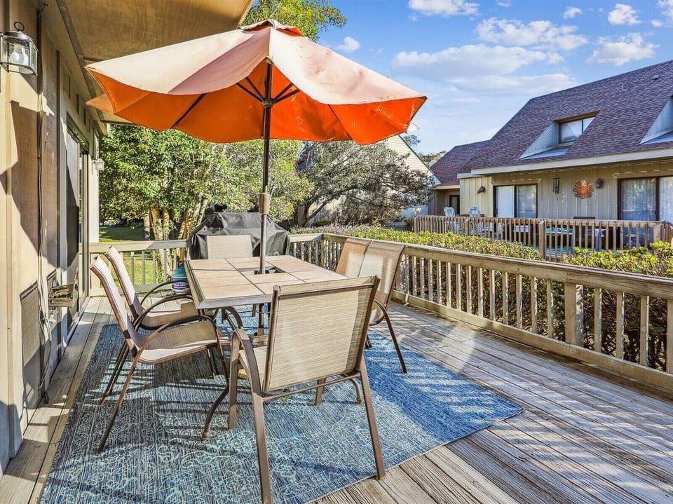 Private Back Deck at 604 Queens Grant