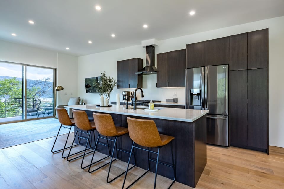 House, 5 Bedrooms | Private kitchen | Fridge, oven, coffee/tea maker, toaster