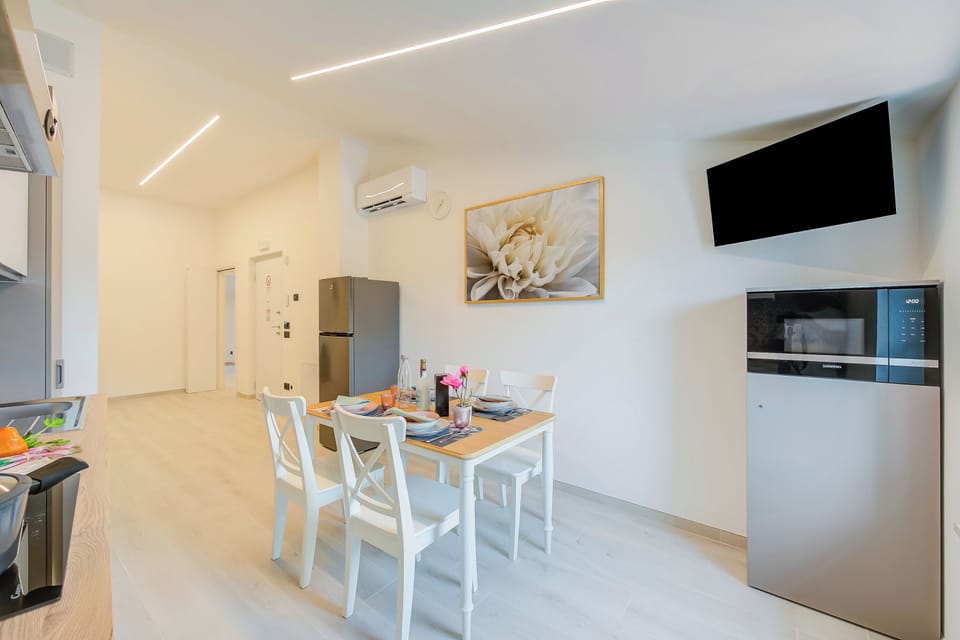 Standard Apartment, 2 Bedrooms, Microwave (Magnolia Apt - Palazzo Palermo 1817) | Dining