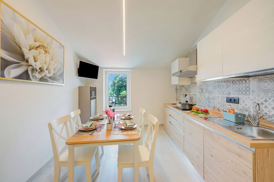 Standard Apartment, 2 Bedrooms, Microwave (Magnolia Apt - Palazzo Palermo 1817) | Private kitchen