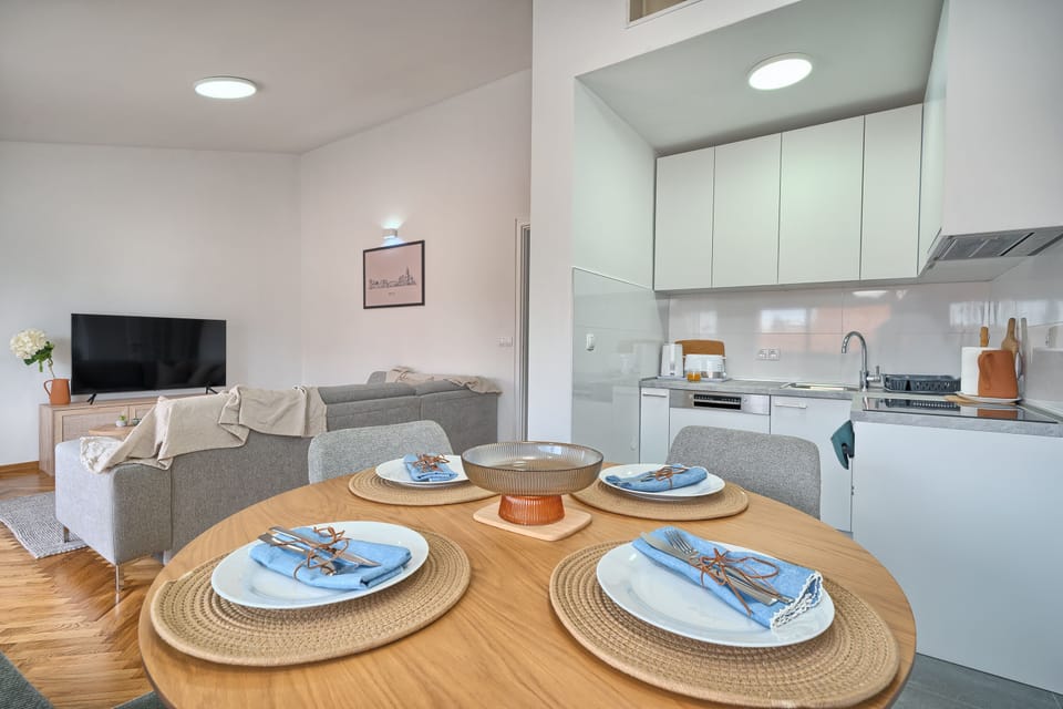 Apartment | Dining