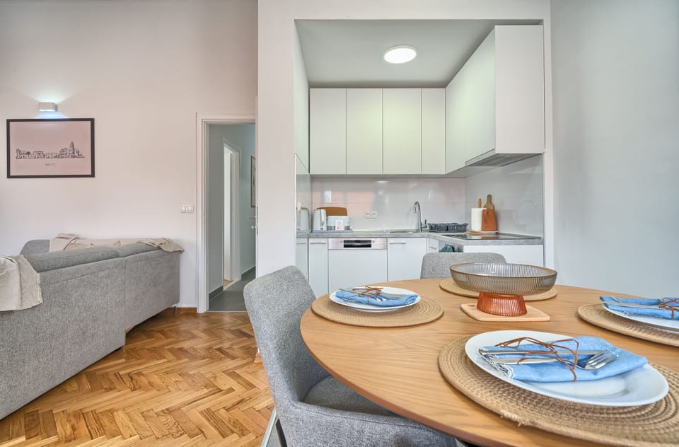 Apartment | Dining
