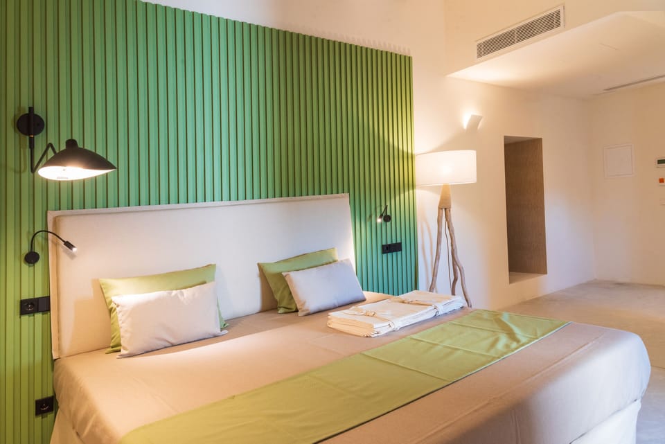 1 bedroom, premium bedding, in-room safe, soundproofing