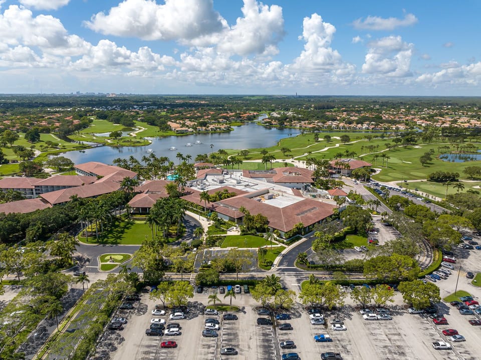 Guests have access to the PGA National Resort pool (with a paid day resort pass, prices vary), the spa, and rounds of golf at one of the most prestigious golf courses in Florida.