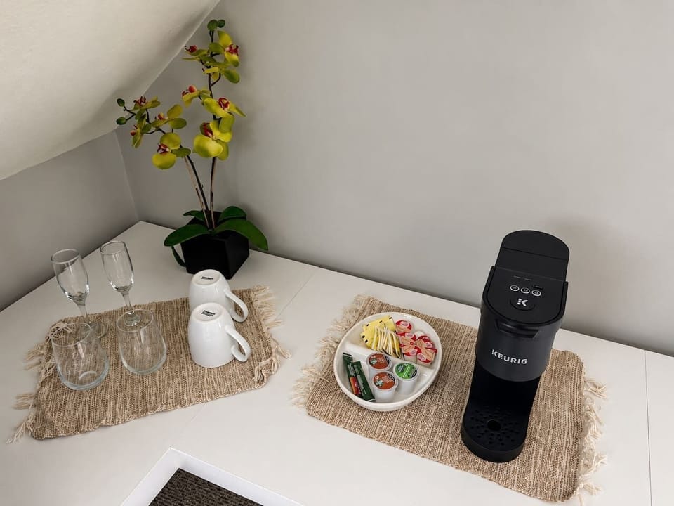 Cups & Coffee