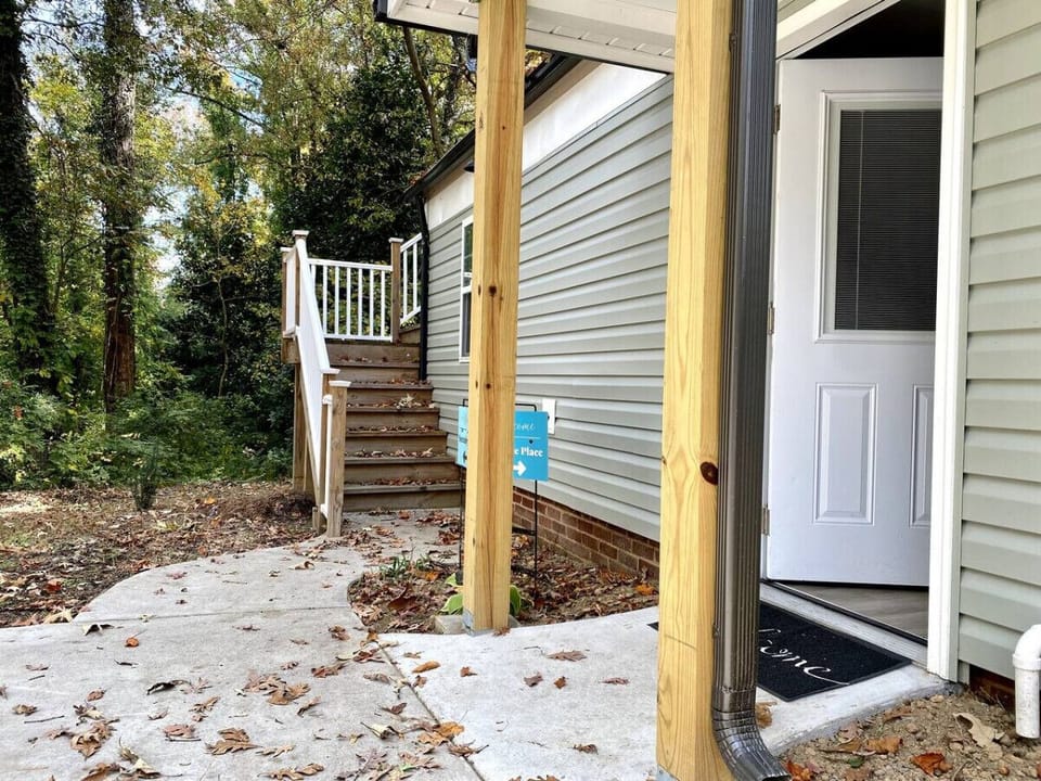 Low grade ramp entry