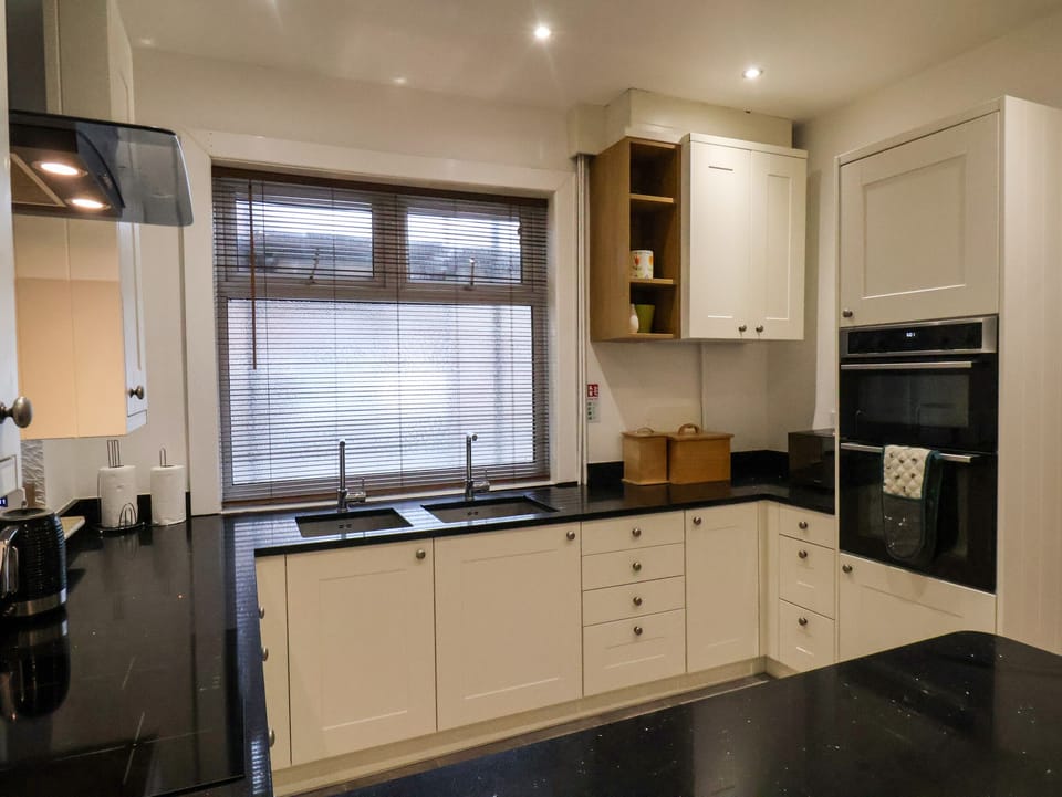 Fridge, dishwasher, electric kettle, toaster