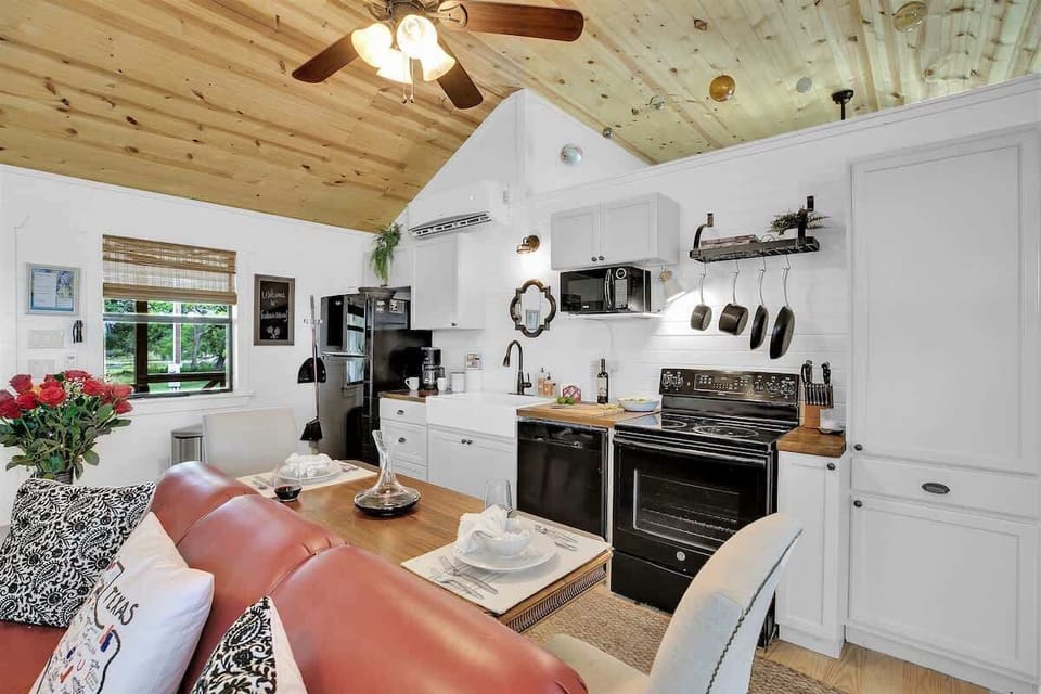 Cottage, Multiple Beds, Patio (6426 Old San Oak) | Private kitchen | Coffee/tea maker