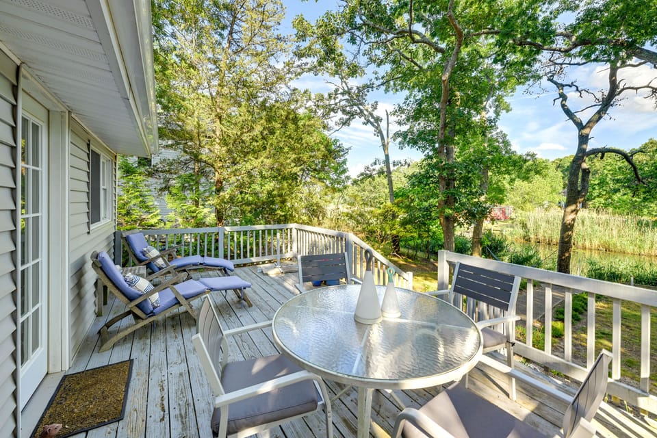 Deck | Outdoor Dining Set | Gas Grill