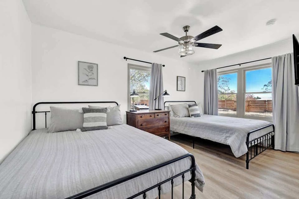 House, Multiple Beds, Pool Access, Pool View (106 East Nimitz) | 4 bedrooms, individually decorated, individually furnished, bed sheets
