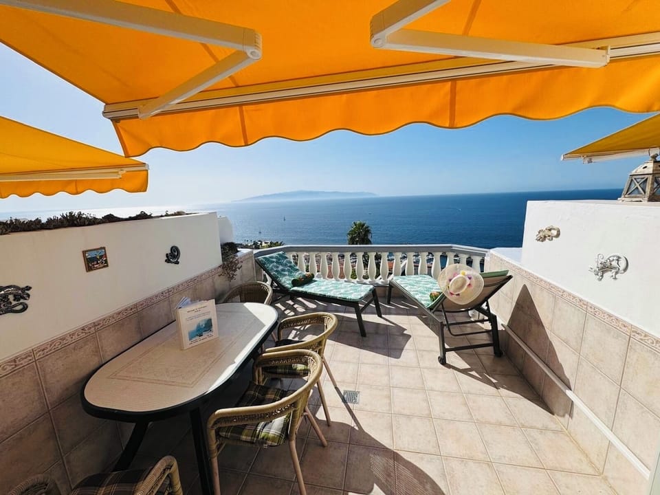 Large balcony with panoramic view