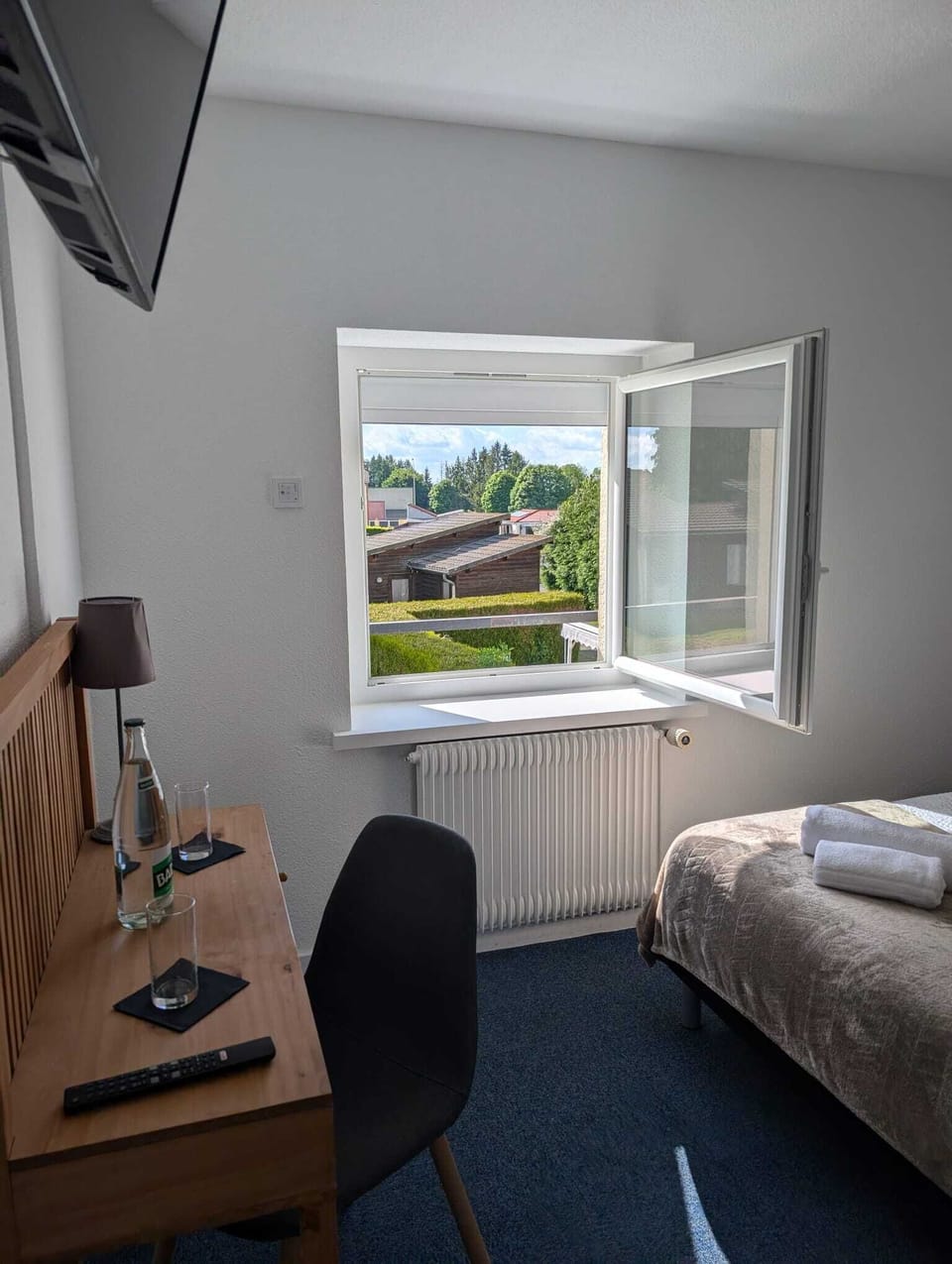 Family Room | Premium bedding, memory foam beds, desk, laptop workspace
