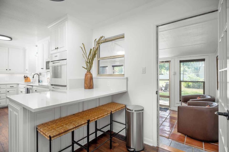 House, Multiple Beds, Patio (506 N Pecan St.) | Private kitchen | Coffee/tea maker
