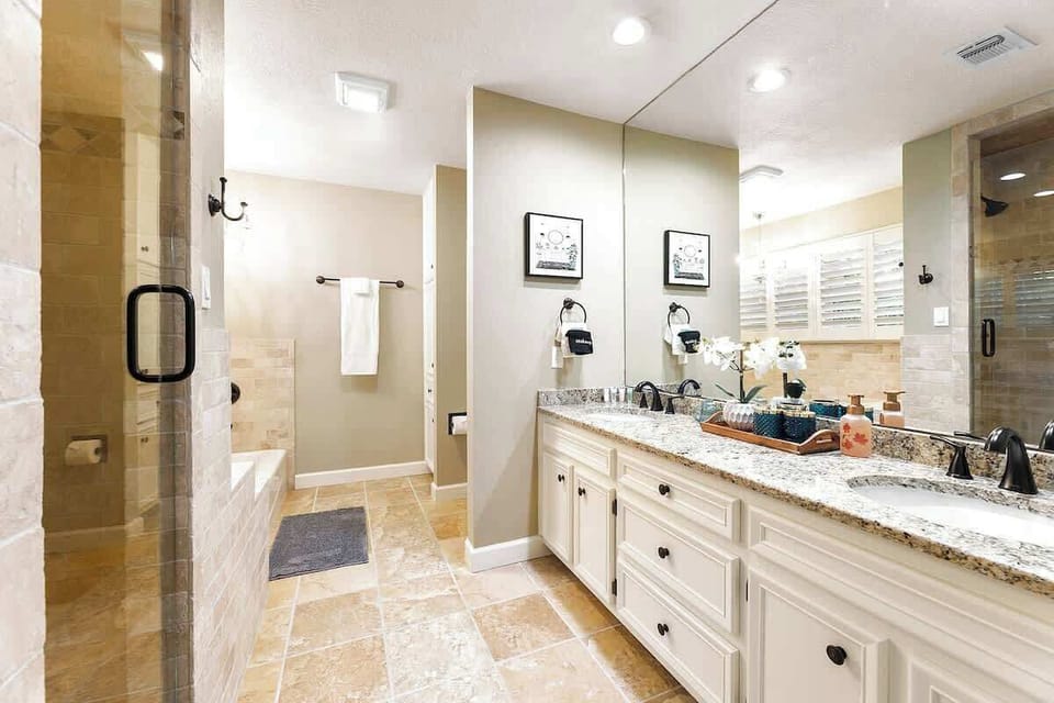 Luxury on Lake LBJ With Hot Tub Firepit & Boat Slip House in Lake Lyndon B Johnson