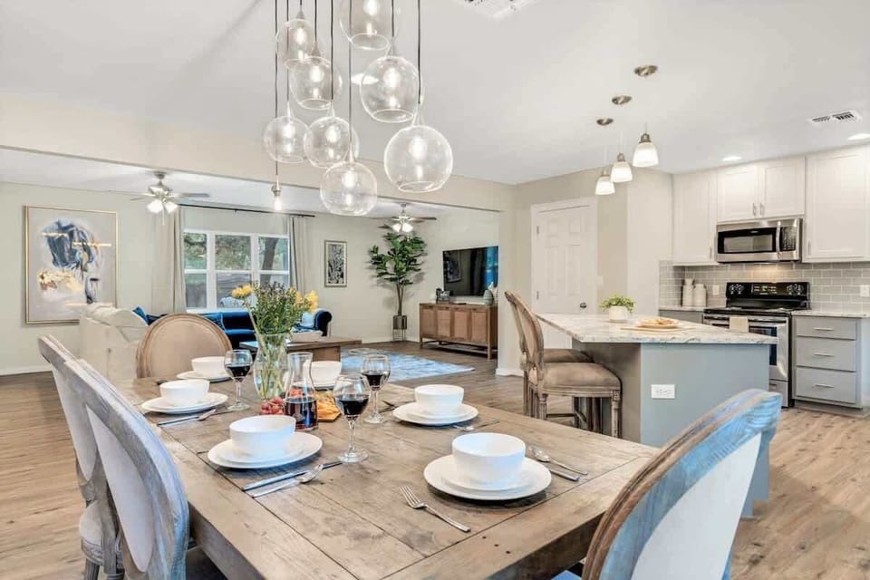 House, Multiple Beds, Patio, City View (123 Ridgewood Dr) | Dining