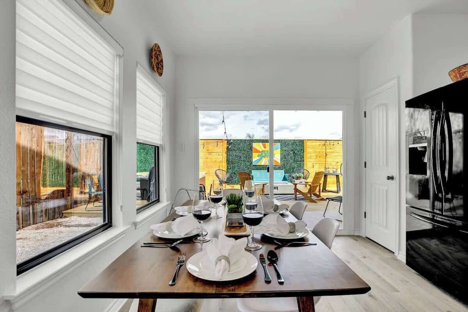 House, Multiple Beds, Hot Tub (510 Mueller St #13) | Dining
