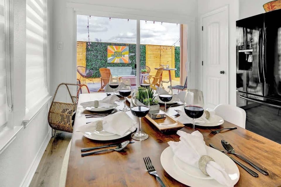 House, Multiple Beds, Hot Tub (510 Mueller St #13) | Dining