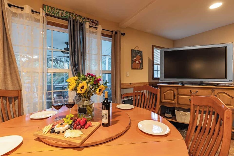 Cabin, Multiple Beds, Patio (103 Red Bird) | Dining
