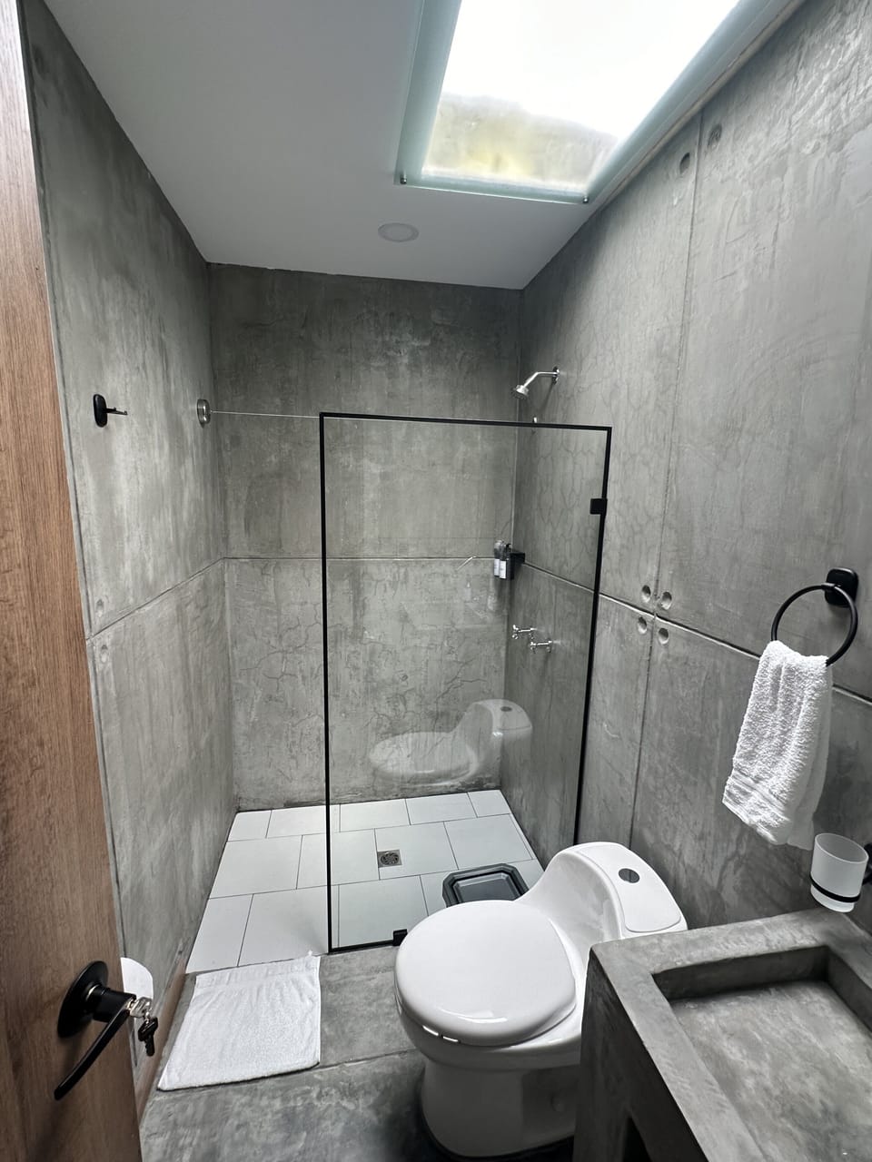 Premium bedding, pillowtop beds, minibar, free WiFi