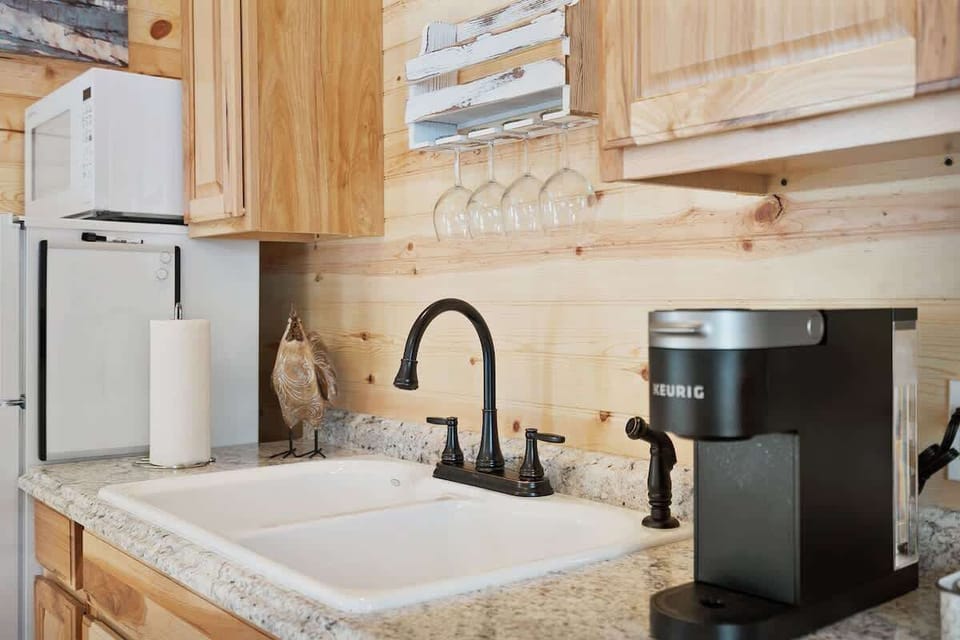 Cabin, 1 King Bed, Kitchen | Private kitchen | Coffee/tea maker