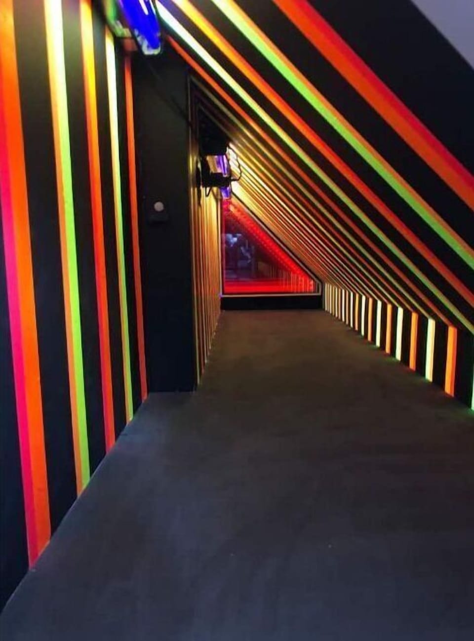 The infinity tunnel
