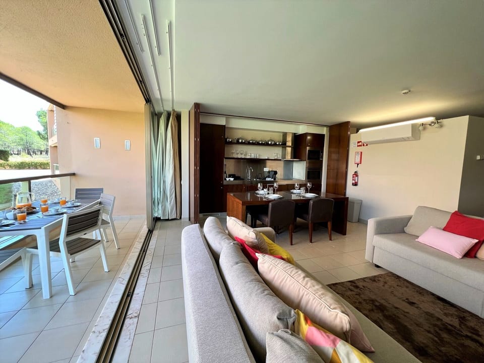 Apartment, 2 Bedrooms, Pool Access | Living room