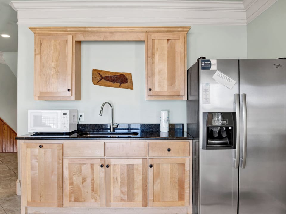 House, Multiple Beds, Jetted Tub, Beach View | Private kitchen | Fridge, microwave, oven, stovetop