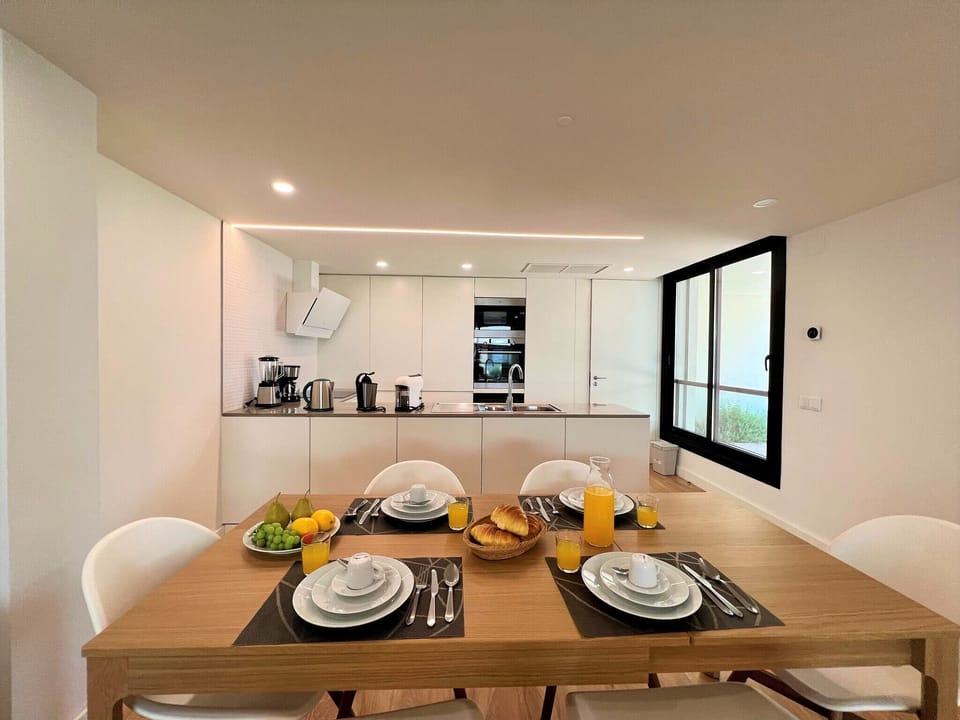 Apartment, 2 Bedrooms, 2 Bathrooms | In-room dining