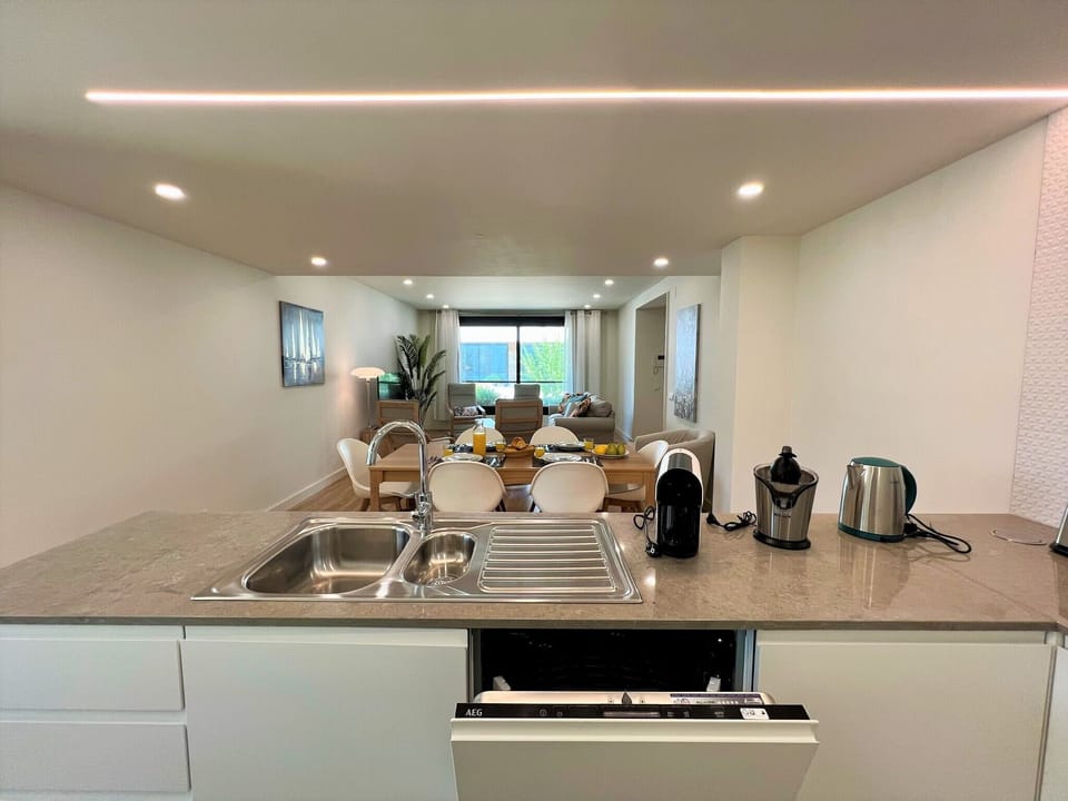 Apartment, 2 Bedrooms, 2 Bathrooms | Private kitchen | Microwave, oven, dishwasher, coffee/tea maker