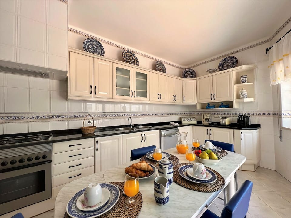 House, 5 Bedrooms, Terrace | Private kitchen | Coffee/tea maker, microwave, oven, dishwasher