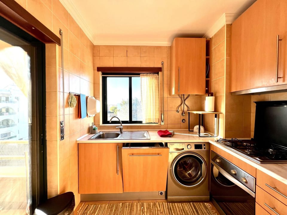 Apartment, 1 Bedroom, Terrace | Private kitchen | Coffee/tea maker, microwave, oven, dishwasher