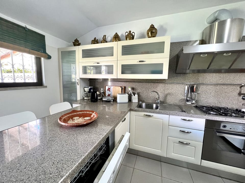 Villa, 4 Bedrooms, Private Pool | Private kitchen | Coffee/tea maker, microwave, oven, dishwasher